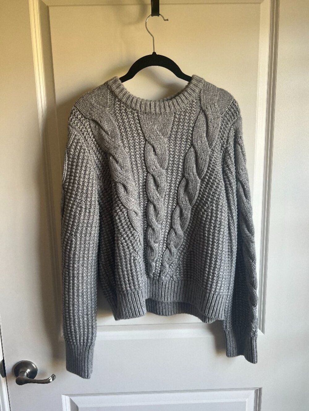 Banana Republic 100% Cotton Cable Knit Crewneck Sweater Grey